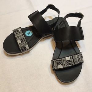 Teva Shoes - NWOB Teva Avaiina Sandal. Size 6. Teva Shoes - NWOB Teva Avaiina Sandal. Size 6.